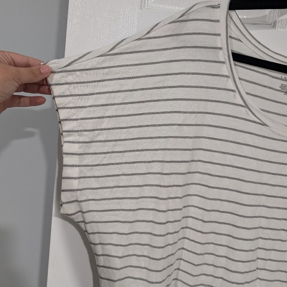 NWT Lane Bryant White & Gray Striped Short Sleeve Tee in Size 18/20 (2X) - Picture 5 of 10